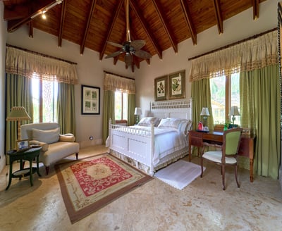 Luxury Villa Photo #26