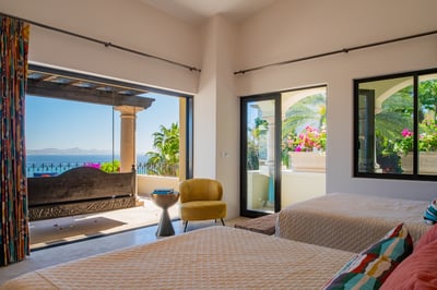 Luxury Villa Photo #42