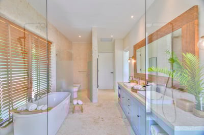 Luxury Villa Photo #33