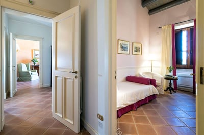 Luxury Villa Photo #34