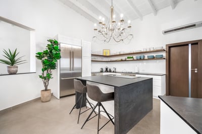 Luxury Villa Photo #12