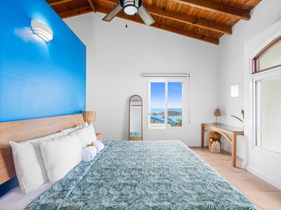 Luxury Villa Photo #16
