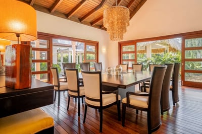 Luxury Villa Photo #21