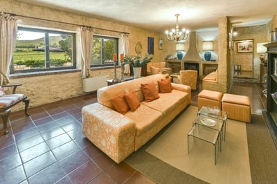Luxury Villa Photo #23