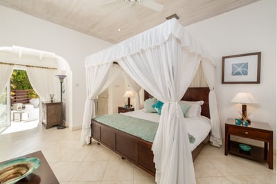 Luxury Villa Photo #26