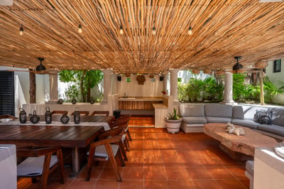 Luxury Villa Photo #14