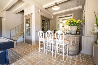 Luxury Villa Photo #17