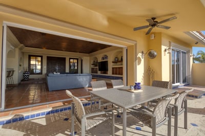 Luxury Villa Photo #13