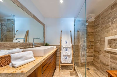 Luxury Villa Photo #30