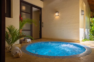 Luxury Villa Photo #9