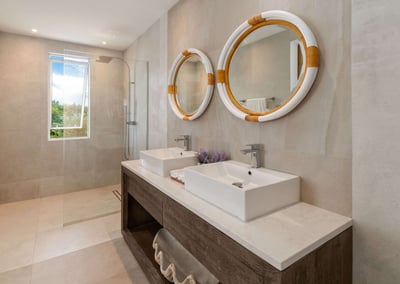 Luxury Villa Photo #18