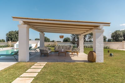 Luxury Villa Photo #6