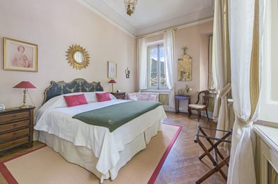 Luxury Villa Photo #38