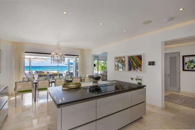 Luxury Villa Photo #22