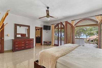 Luxury Villa Photo #14