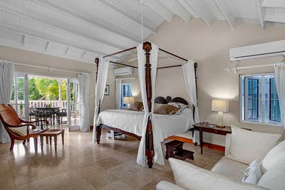 Luxury Villa Photo #30