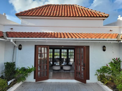 Luxury Villa Photo #4