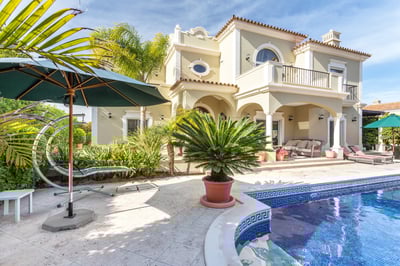 Luxury Villa Photo #6