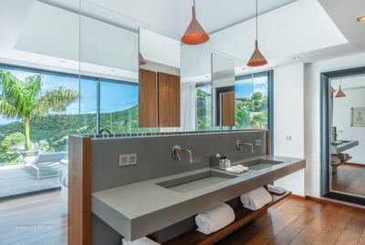 Luxury Villa Photo #24