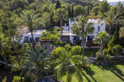 Luxury Villa Photo #4