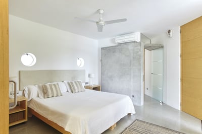 Luxury Villa Photo #18