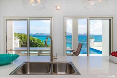 Luxury Villa Photo #5