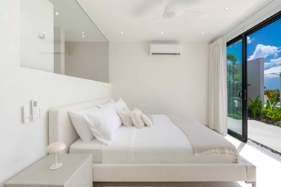 Luxury Villa Photo #34