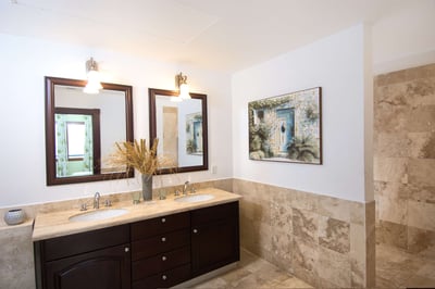 Luxury Villa Photo #12