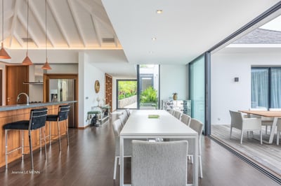 Luxury Villa Photo #12