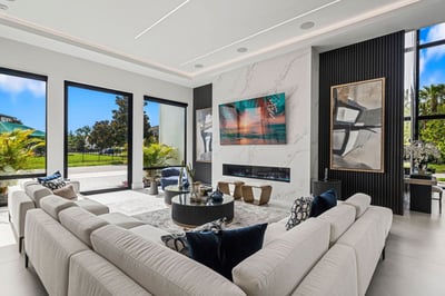 Luxury Villa Photo #30