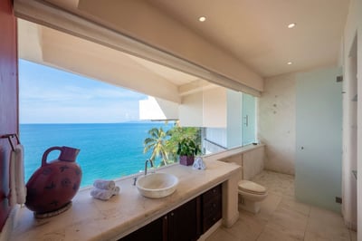 Luxury Villa Photo #25