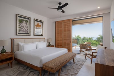 Luxury Villa Photo #30