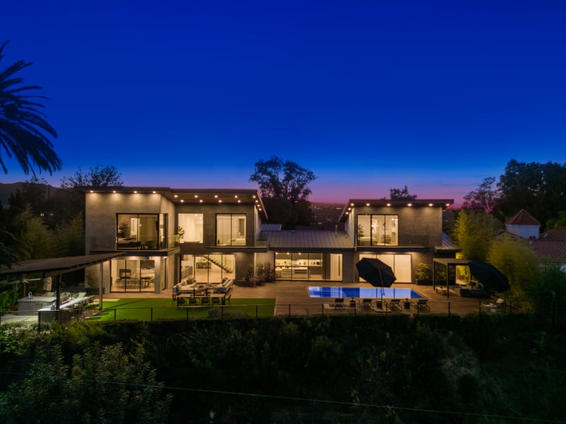 Skyline Luxury Haven