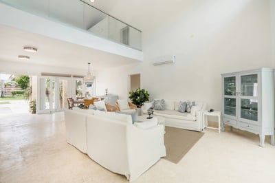 Luxury Villa Photo #12
