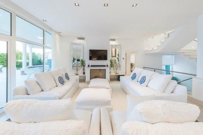 Luxury Villa Photo #12