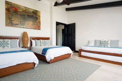 Luxury Villa Photo #14