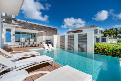 Luxury Villa Photo #12