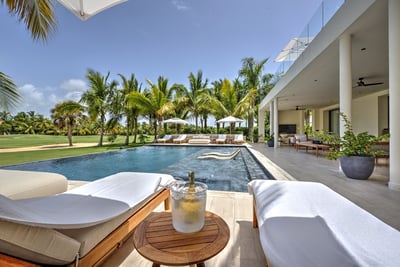 Luxury Villa Photo #2