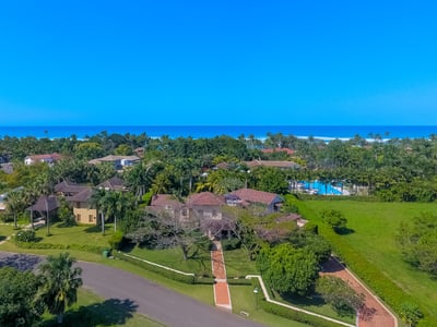 Luxury Villa Photo #22