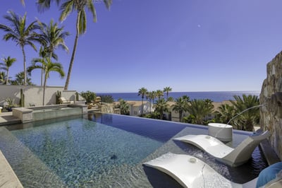 Luxury Villa Photo #5