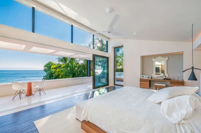 Luxury Villa Photo #30