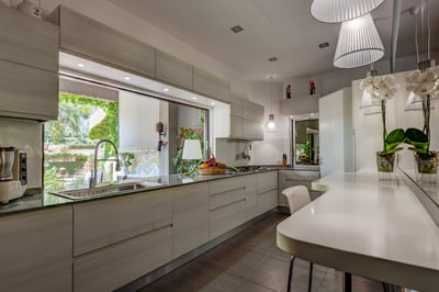 Luxury Villa Photo #17