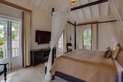 Luxury Villa Photo #38