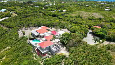 Luxury Villa Photo #40