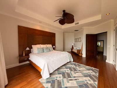 Luxury Villa Photo #50