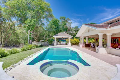 Luxury Villa Photo #3