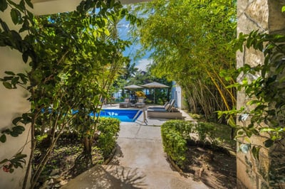 Luxury Villa Photo #42