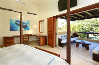 Luxury Villa Photo #17