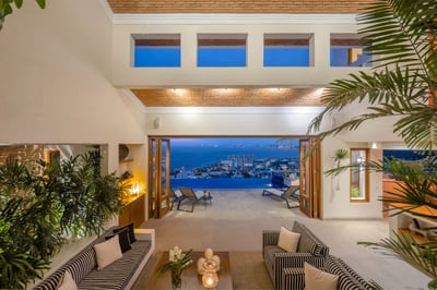 Luxury Villa Photo #19