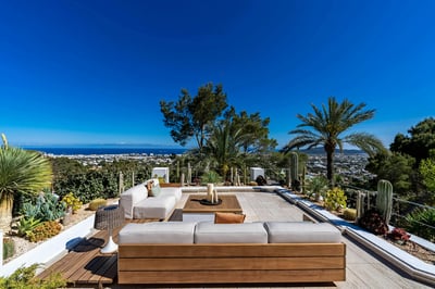 Luxury Villa Photo #18